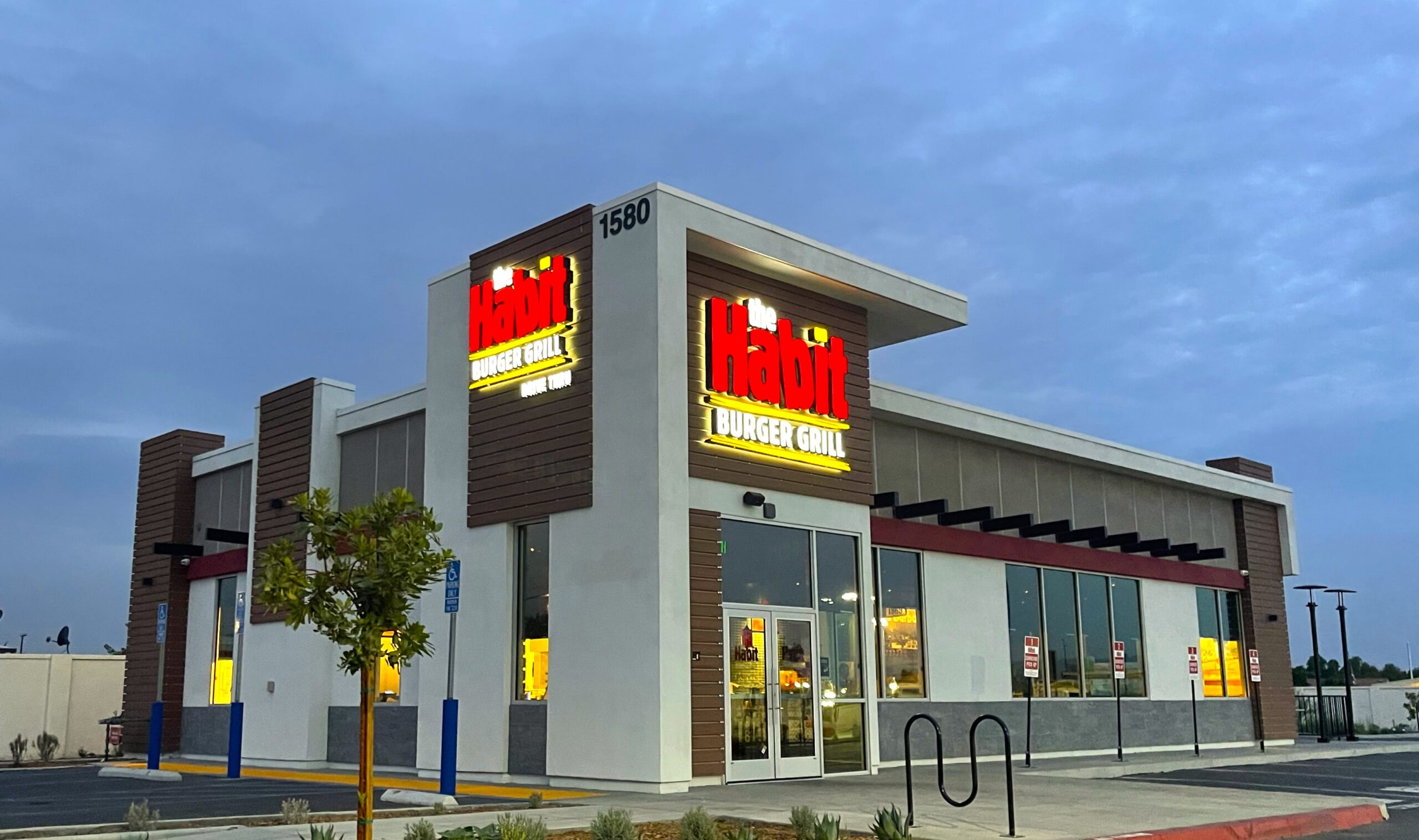The Habit Burger Grill — New Construction
